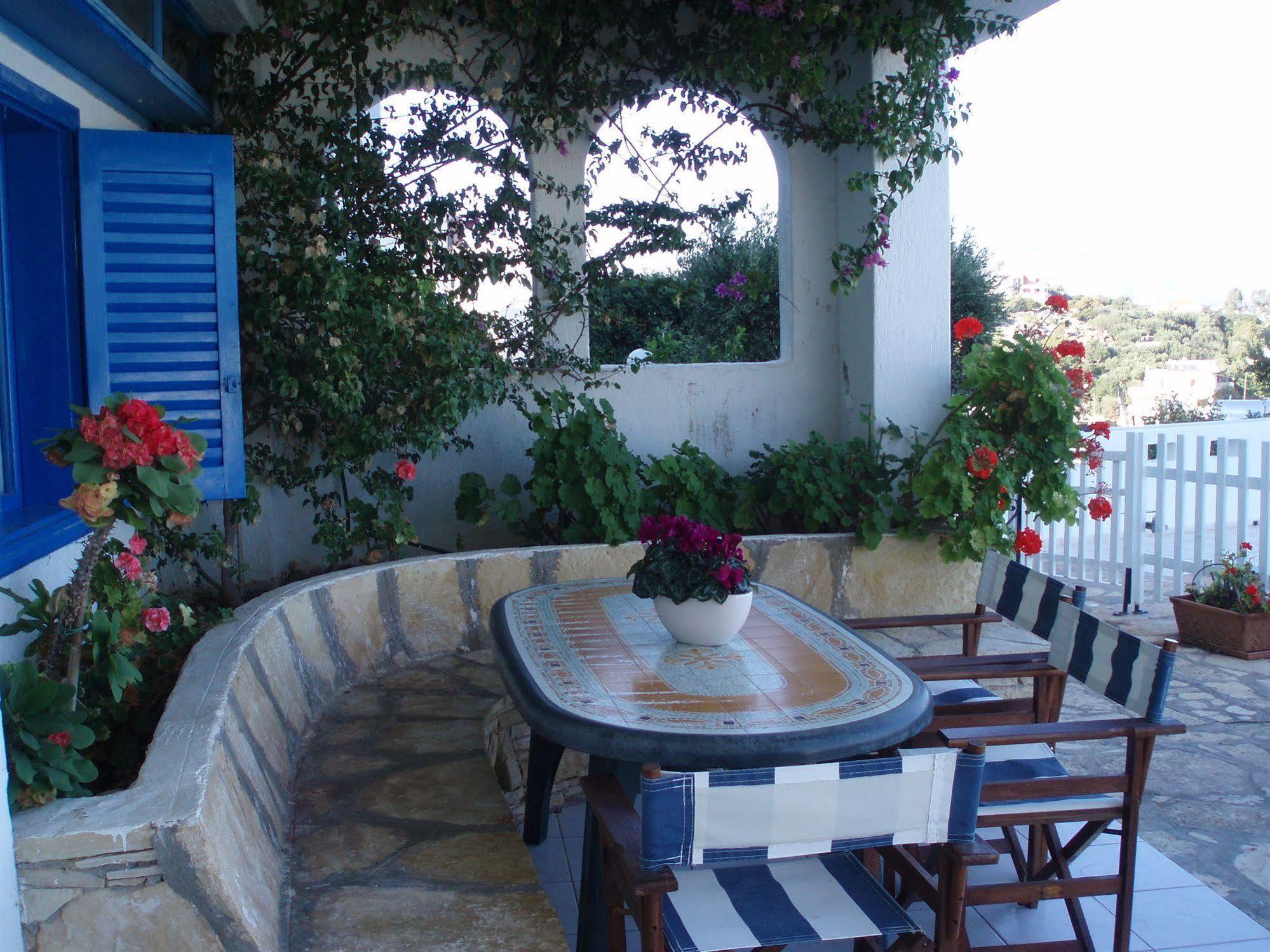 Residence Gerani Amoudara  Bagian luar foto
